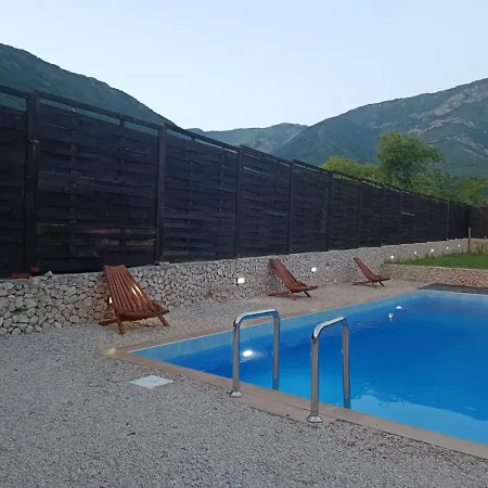 Holiday home Halal Kuca Sa Bazenom U Mostaru Mostar