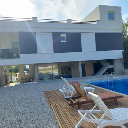 Halal Kuca Sa Bazenom U Mostaru Holiday home *