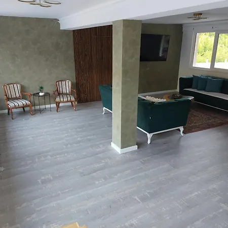 Halal Kuca Sa Bazenom U Mostaru Holiday home *