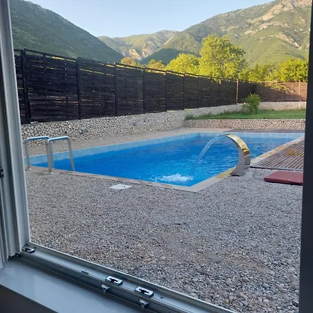 Holiday home Halal Kuca Sa Bazenom U Mostaru *
